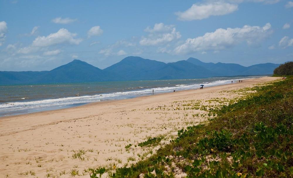 The York Beachfront Holiday Apartments Yorkeys Knob Kültér fotó