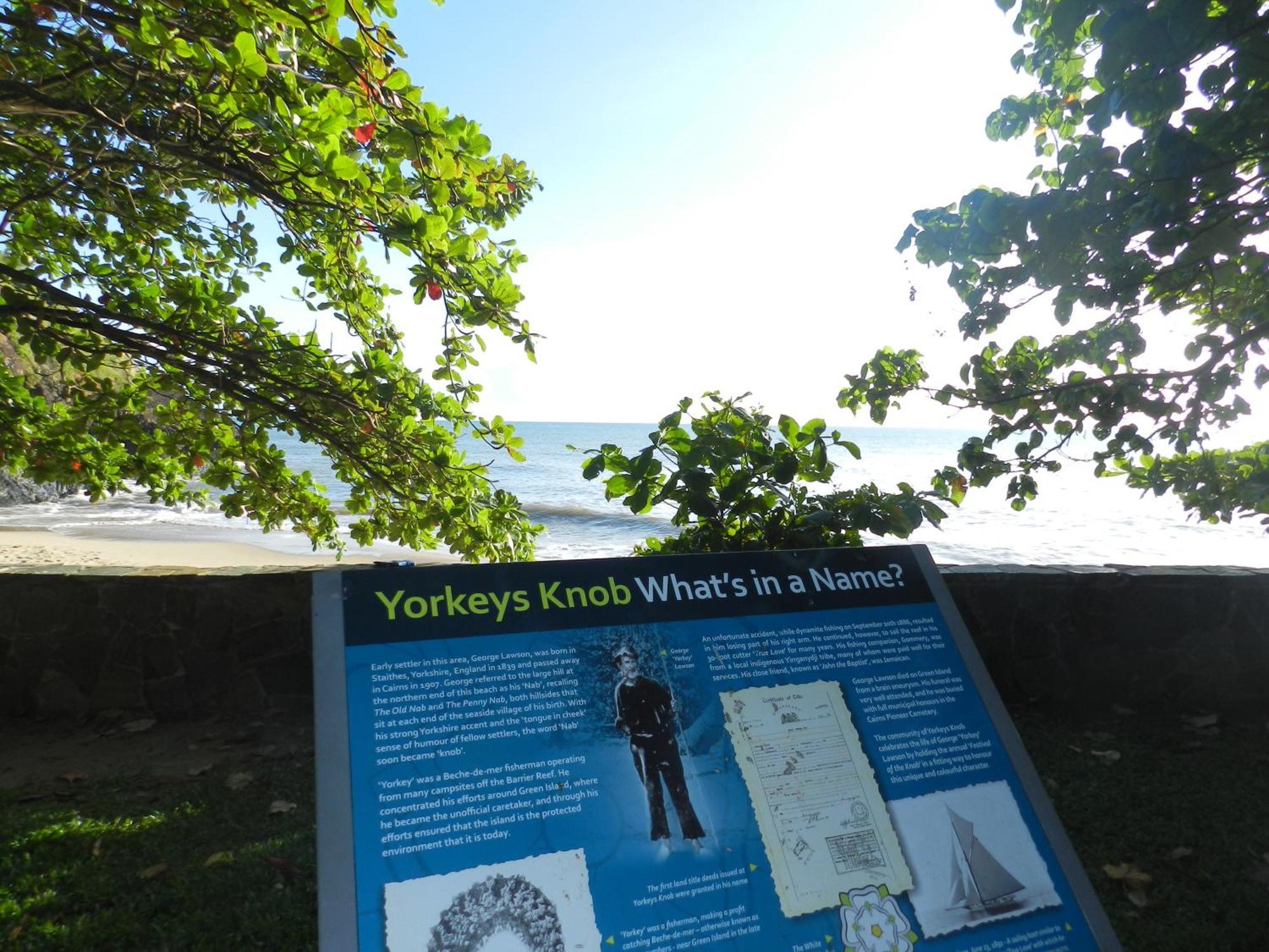 The York Beachfront Holiday Apartments Yorkeys Knob Kültér fotó