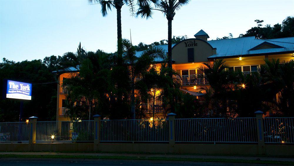The York Beachfront Holiday Apartments Yorkeys Knob Kültér fotó
